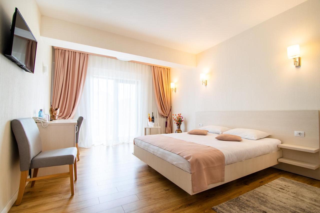 Hotel Bulevard Râmnicu Vâlcea Exteriér fotografie